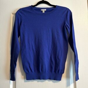 Gap women’s blue pullover sweater, size XS